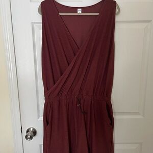 Old Navy Active Maroon Top
